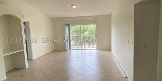 300 Crestwood Ct N Gallery 2