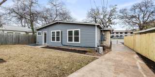 2018 Remodeled 3 bed / 2 bath - wood / tile floors, fenced yard. Hyde Park / Downtown Gallery 32