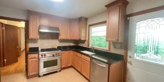 Beautiful 4BR Huntsville Home Near Downtown Gallery 5