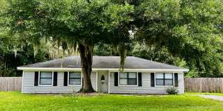 Charming 3-Bedroom, 2-Bathroom Home with Sunroom & Flex Room Gallery 1
