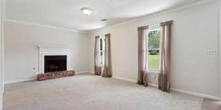 Room in 4 Bedroom Home at Brooks Dr Gallery 1