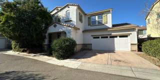 Beautiful 4 Bedroom, 3 Bath Questa Home Gallery 1