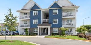 Like-new 2 bedroom, 2 bathroom condo in the desirable Spence Crossing community! Gallery 1