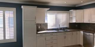 Beautiful and spacious multilevel townhouse in model home condition Gallery 12