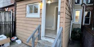 Updated 3 Bedroom 1.5 Bath Townhome w/ Paved Yard + Washer & Dryer Gallery 11