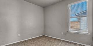 Beautiful 3 bedroom, 2.5 bath Townhome Gallery 18