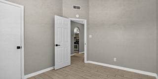 9128 Bur Oak Circle Gallery 17