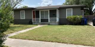 930 Delaine Drive Gallery 1