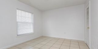 Royal Estates Gallery 82