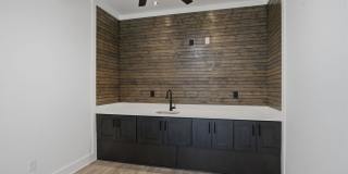 Spacious 5-Bedroom with Fenced Yard & Modern Amenities Gallery 39