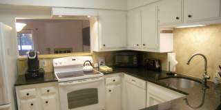 3 Bedroom - Central Incline! Gallery 5