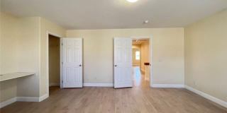 7645 Rustic Galleon Street Gallery 22