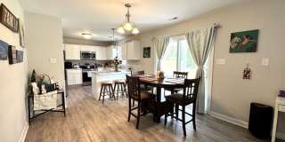 Beautiful Home! Convenient to Camp Lejeune! Gallery 11