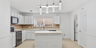 417 Niagara Falls Drive Gallery 12