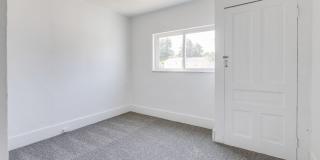 Available JULY 2026 - Spacious 3 Bedroom, 1.5 Bath w/ City Views! Gallery 31