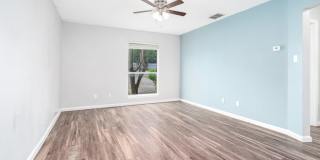 Top Location! Right in the heart of beautiful downtown Boerne! Gallery 13