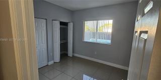 3389 NE 4th St Gallery 32