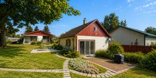 Charming Studio with Detached Garage Gallery 1