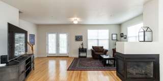 Downtown 3 Bedroom Townhome with 2 Car Garage Gallery 17
