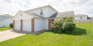 Auburn Hills 3 BDR Duplex Gallery 1