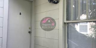 Adorable One Bedroom Duplex! Gallery 2