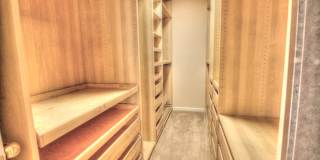 Spacious, Beautiful 3 BR, 2.5 bath with fenced in yard! Gallery 12