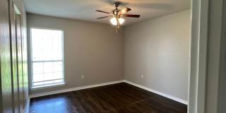 Spacious 4 Bedroom in South Crestview Gallery 29