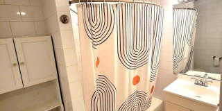 1828-00 GREEN Street Gallery 10