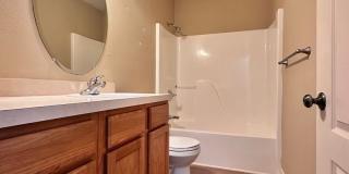 50% OFF 1ST MONTH RENT -----  3B/2.5B Townhome located in Twin Lakes Neighborhood! Gallery 14