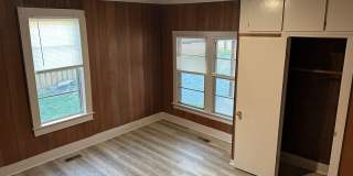 Available Now! Spacious 2 Bedroom, 1 Bathroom with Bonus Room & Huge Backyard Gallery 8