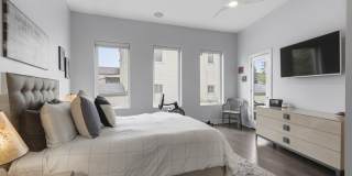 311 38th Street - 1 Gallery 21