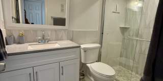 Beatifully updated Beach condo FULLY FURNISHED ANNUAL RENTAL 2/2 Gallery 31