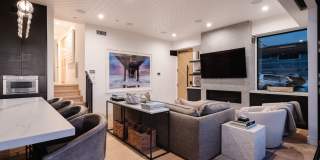 2200 The Strand Gallery 7