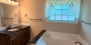 Beautiful 3 Bed / 2 Bath Home in Webb City – 1104 Lakeview Drive Gallery 15
