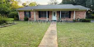 Charming, Spacious, 3BR/2BA Brick Home – Mobile, AL Gallery 1