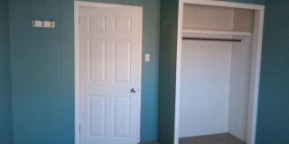Highlands 1 Bedroom 1 Bath w/ Yard and Laundry! Gallery 95