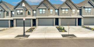 Luxury Townhome for Lease at the Courtyards at Hidden Crest - 6812 NE 131st Way Gallery 1