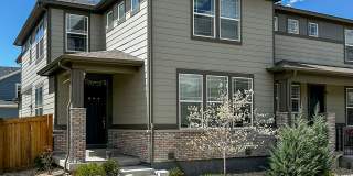 NEARLY NEW 3-bed Paired Home in Senderos Creek community! Gallery 1