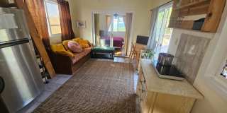 Oceanviews Private 1 bed / 1 bath sep. cottage. "INCL ALL utilities + WIFI internet". Furnished. Gallery 12