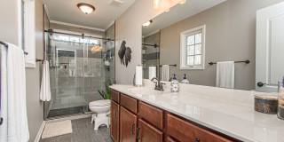 Spacious Home with Hot Tub, Fenced Yard and Solar Power Gallery 37