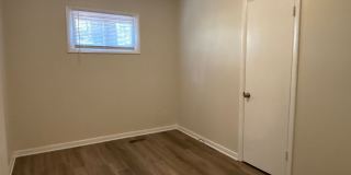 3 BR between North Elm and North Church Gallery 9