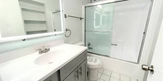 400-420 N. Oakland Ave. Gallery 65