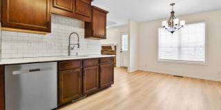 Pet Friendly Three Bedroom with Bonus! Gallery 11