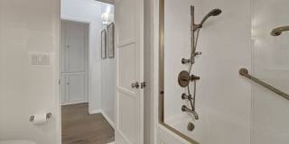 852 11th St Gallery 21