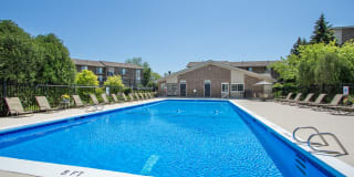 The Greenway at Carol Stream Gallery 37