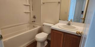 $300 Off First Full Months Rent-Spacious townhome in Riverview! Gallery 14