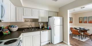 Smoky Crossing Apartment Homes Gallery 25