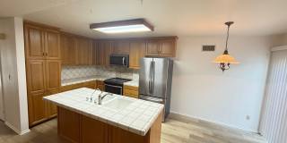 Beautiful 3-Bedroom Condo in Chatsworth! Gallery 7