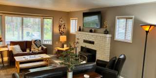 Furnished rental with large fenced back yard. Gallery 14