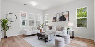 BRIGHT, OPEN RESIDENCE IN RIVERMARK HOME WITH EXCELLENT LAYOUT Gallery 5